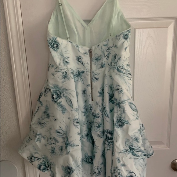 Women’s Vintage Dress - Picture 2 of 4